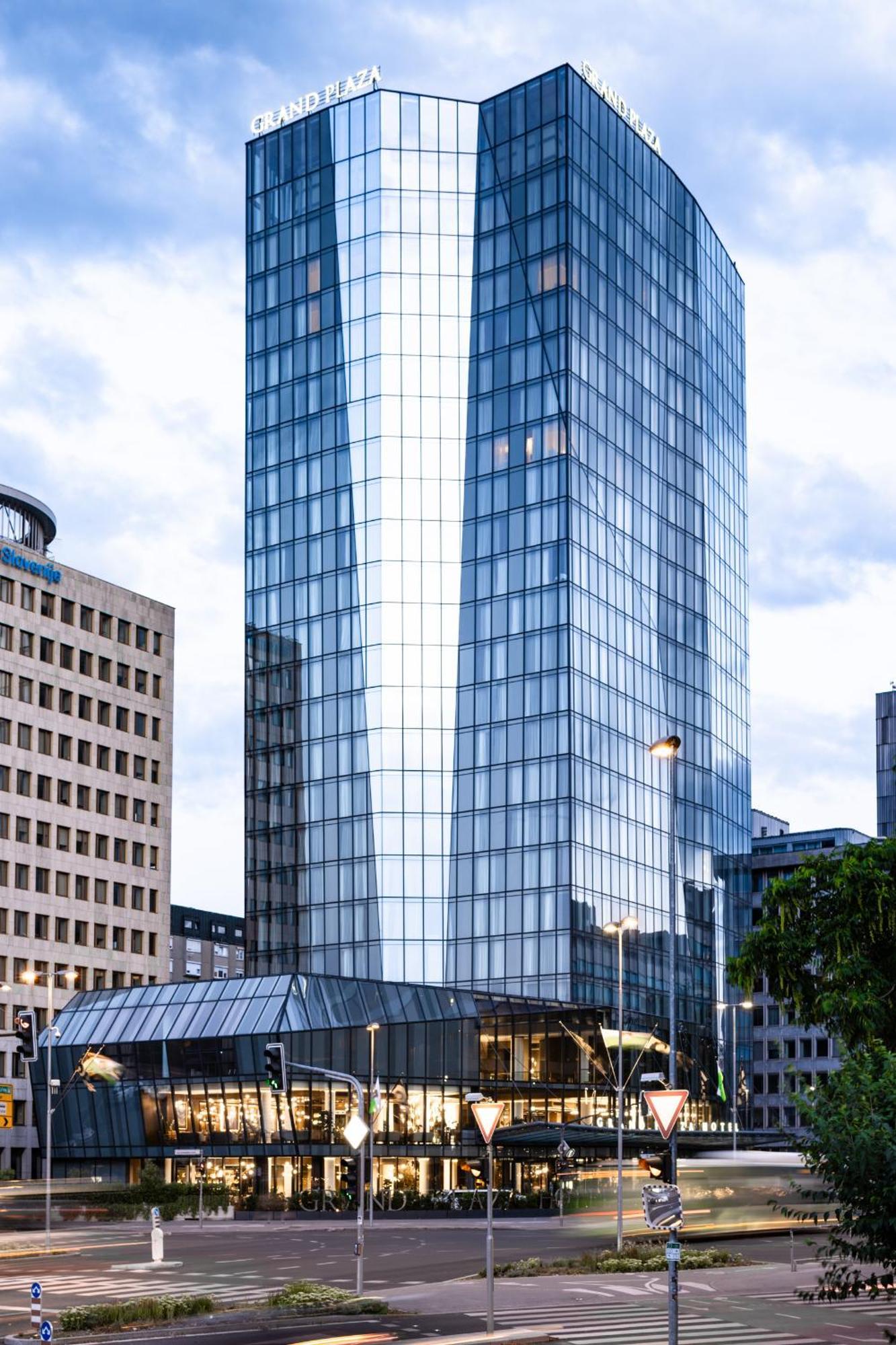 Grand Plaza Hotel & Congress Center Ljubljana Exterior photo